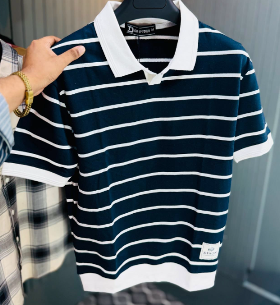 White t shirt image 2